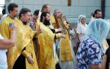 После чина освящения колокола вокруг Свято-Владимирского собора прошёл крестный ход